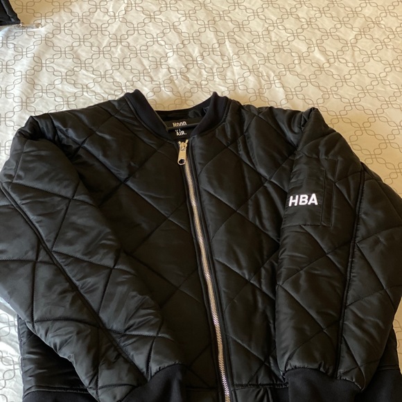 HBA against Hood by are quilted-jacket - Picture 3 of 6